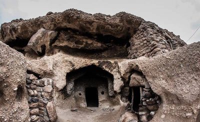 خانه های صخره ای میمند کرمان | تور روستای صخره ای میمند شهربابک 1402